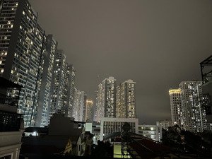 phân lô vỉa hè báo phụ nữ ngõ 13 lĩnh nam - cạnh timescity - vinschool. nhà xây mới 7tầng thang máy