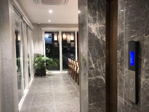 cho thuê văn phòng tầng 2, đường tô ký, ngay trường lao động xã hội cs2, dt sàn 100m2, có ban công