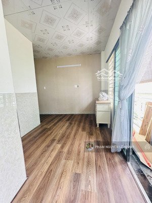 bán nhà lạc long quân p. 5 q. 11, hxh 8m, 3 tầng 2pn 3wc, 4,5 tỷ tl