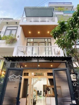 cô ý đi úc bán nhà thủ khoa huân-bến thành-q1, gần chợ bến thành. 4tỷ 72m2 đang cho thuê 27 tr/th