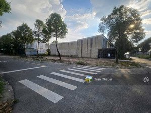 lô góc 2 mặt tiền đường n7-5b xây tự do qua ql13 100m sát bên chợ kcn bàu bàng, khu đông dân shr