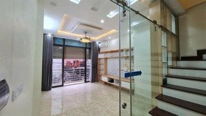 lạc long quân, 39m, 8 phòng kinh doanh tốt, 2 ô tô tránh, sổ vuông vắn, nhà đẹp full nội thất, hiếm
