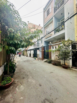 nhà cứng cáp, chủ giảm mạnh 1,5 tỷ