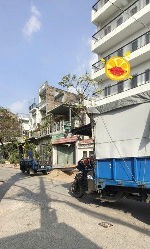 chính chủ gửi bán gấp nhà 3tầng chdv đẹp cứng cáp dòng tiền tốt 40t.r/tháng, hẻm ôtô gần mặt đường.