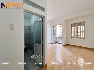 nhà mới xây giá rẻ ban công tách bếp ngay gần aeon mall tân phú - đường 26/3