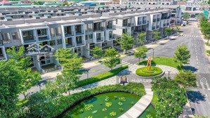 kẹt tiền cần bán gấp căn nhà phố dt 5x17, 2 lầu đối diện khu clubhouse hồ bơi, sổ hồng trao tay