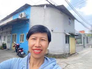 nhà nhỏ xinh hiếm lô góc 2 mặt tiền bình chánh 13m giá: 395 triệu
đang có dòng tiển ~2