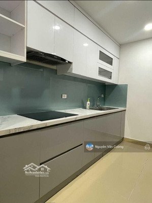 chính chủ gửi bán căn chung cư center point 85m2 3pn 2wc, sẵn sổ, full nội thất. lh 