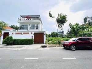 bán biệt thự cao cấp an khánh, quận 2(tp thủ đức) dt:12mx18m công nhận:216m2 mát mẻ,phong thủy tốt