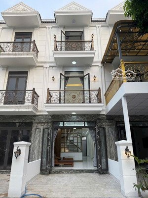 bán nhà phố đông hưng dĩ an bảo vệ 24/24