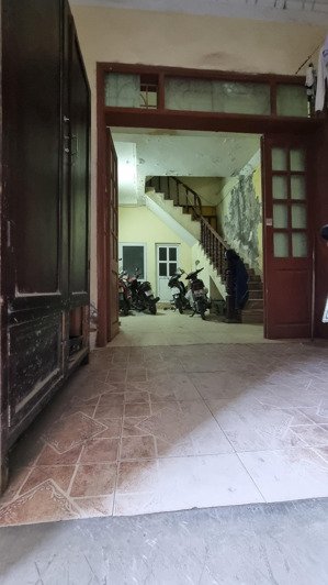 11,7tỷ phố triều khúc- 4tầng- 6ngủ- ôtô vào cửa- 20m ôtô tránh- ngõ thông tứ phía - kinh doanh tốt