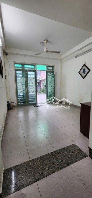 nhà 4 tầng vĩnh hội trung tâm quận 4 xe hơi đậu cửa 136m2 chỉ 11 tỷ nhỉnh tlcc