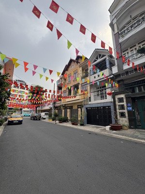 cộng hòa -cầu vượt hoàng hoa thám .cách mt cộng hòa 100m.sân bay tsn 10ph