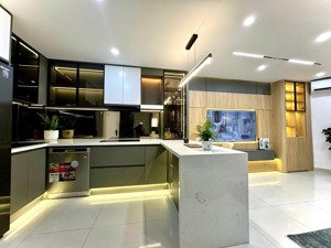 hàng hot- siêu phẩm giới thượng lưu -hxh ngã 4 phú nhuận - 5x10m- chỉ 13,5 tỷ