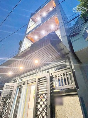 nhà mới, 3 tầng, gần mặt tiền phạm thế hiển, p.5, q.8 sổ hồng hoàn công đủ