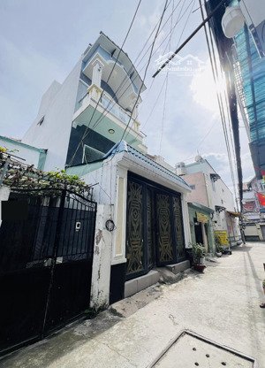 p.phú mỹ q7 - qua phú mỹ hưng 2p - xe hơi tới cửa - 4 tầng - chưa tới 8ty