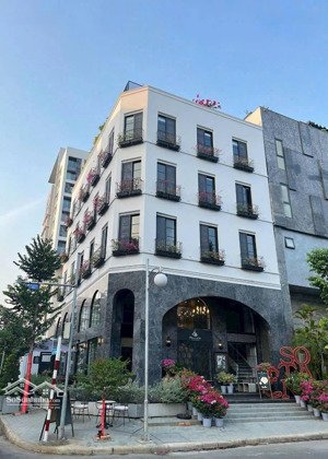 bán gấp tòa nhà góc 2 mặt tiền đường nam kỳ khởi nghĩa-điện biên phủ- hđt 300 tr- giá 95 tỷ