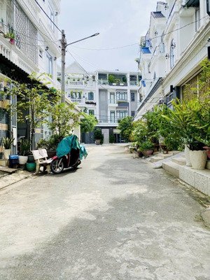 bán nhà, nhà bè 80m2, huỳnh tấn phát 6.2m x 13m 3 tầng hxh 6m, chỉ 7,39 tỷ.