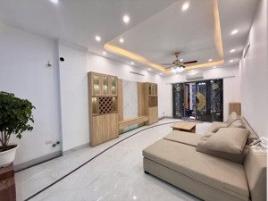 ô tô đỗ cổng phố giáp nhị nhà đẹp 2 thoáng kinh doanh ở ngay45mx 5t sổ đỏ cc giá nhỉnh 7 tỷ có tl