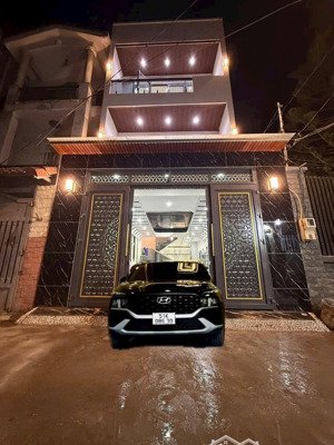 nhà mặt tiền kinh doanh, có garage ô tô, dương cát lợi thị trấn nhà bè , cách quận 7 chỉ 300m