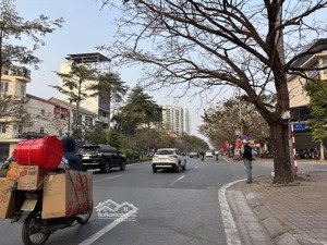 hiếm đẹp trung tâm giá tốt,toà nhà văn phòng mới xây 7.5 tầng thang máy 1.8 tấn phố chu huy mân