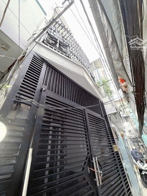 trần xuân soạn, 4,95 tỷ, 30m2, 4 tầng, 4pn, 4wc ,pk,bếp ,sân thượng,ban công ,nhà mới vào ở ngay.