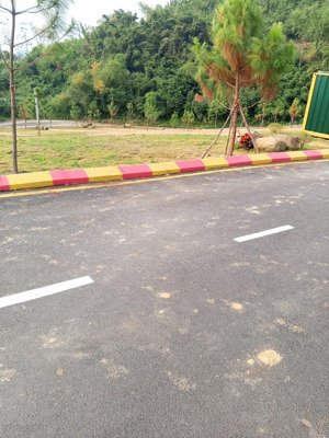 hoà lạc - đất nghỉ dưỡng view hồ mà chỉ có hơn 10tr/m