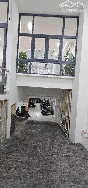 giá giảm còn 37.5 tỷ siêu phẩm mặt tiền phạm văn chí q.6 nhà 7 tầng thang máy dò