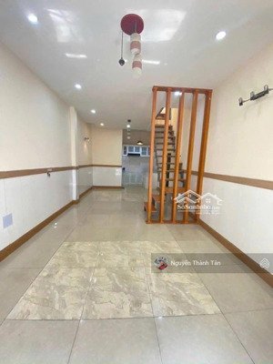 cho thuê 3 phòng ngủ chỉ 10tr/tháng sát cô giang