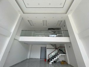 cho thuê nguyên căn mtkd ngang 6.5m- 3 lầu 25 triệu