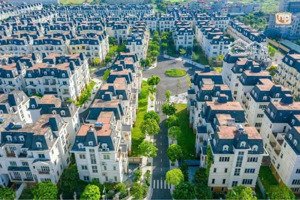 anh sếp gửi bán căn biệt thự song lập 222m2, sẵn sổ đỏ, giá tốt để đầu tư, dễ khai thác dòng tiền