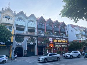 giảm sâu 10 tỷ! bán nhà đường ngô thời nhiệm, quận 3 - dt 18x26m - hđt: 200 tr/th - giá 100 tỷ