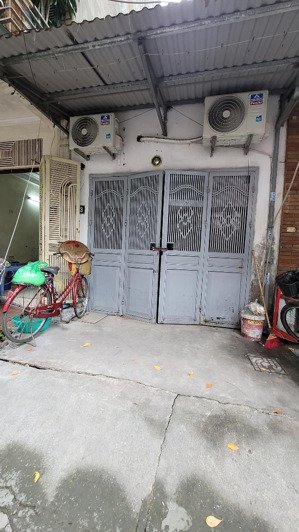 bán nhà la khê ,hà đông 40m,ô tô đỗ ,gần chợ ngõ thông