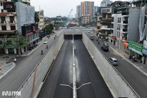 phân lô kim đồng - ô tô đỗ cửa - thang máy - ba bước ra hồ