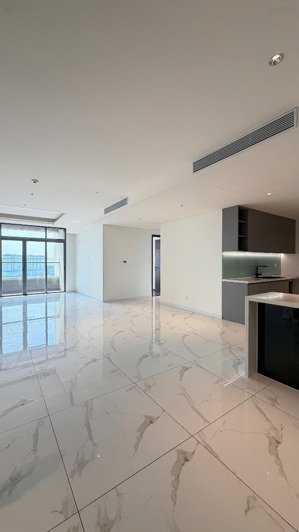 căn hộ cao cấp 3pn-2wc. 8 tỷ bàn giao từ chủ đầu tư, tầng trung view trung tâm thành phố.