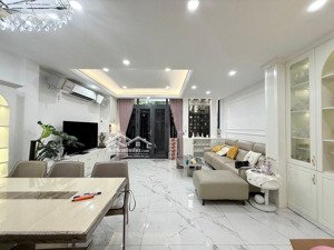 chính chủ bán nhà đẹp , xe hơi đỗ cửa đường huỳnh văn bánh 60m2_3 tầng , nội thất vip 9,7 tỉ tl