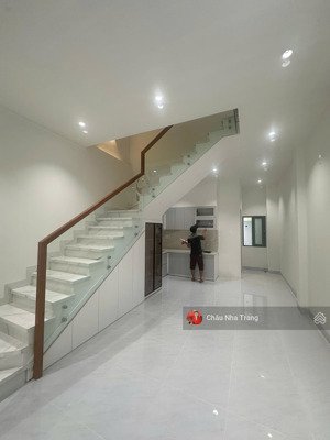 bán nhà 2 tầng mt hẻm oto hải đức- dt: 52,7m2 giá 4ty5