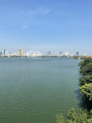 mặt phố nghi tàm - lưng hướng hồ tây - mặt tiền quyền lực 5m - 3 mặt thoáng - sổ vuông đét.