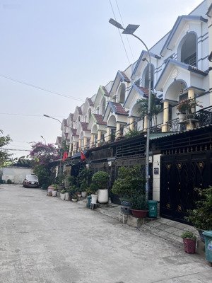 nhà 3 tầng hẻm 8m khu dân cư thạnh lộc 19 q12, 56m2, chỉ nhô 5tỷ