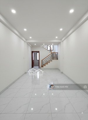 9,6tỷ 73m2 shr 2tầng lê hồng phong-nguyễn trãi oto đậu cửa giáo q1