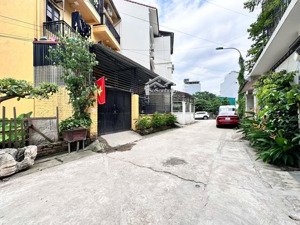 bán nhà phân lô ô tô tránh tại cổ nhuế 112m2, pháp lý đầy đủ, giá tốt, có thương lượng.