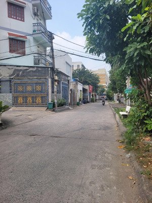 bán gấp, nhà quốc lộ 13, sát vạn phúc, 75m(6*13), 3 tầng, đường 5m thông, giá chỉ 7,96 tỷ tlcc.