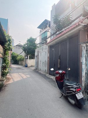 bán gấp nhà 2 tầng mặt tiền hẻm oto - đường 8 - gần trục hoàng diệu 2 - lê văn chí - chỉ 4,15tỷ