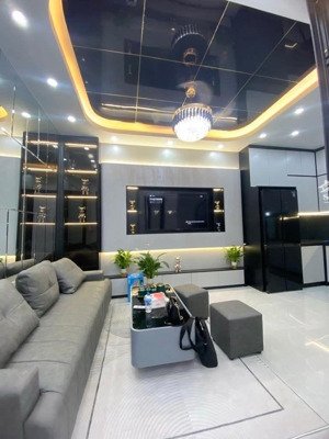 chủ cần bán nhanh nhà phố nguyễn lương bằng, ngõ thông 30m ra mặt phố ,thang máy 40m2 x5t