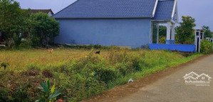 đất đẹp cẩm toại tây 156m2 có 120m2 đất ở không ngập lụt nở hậu.