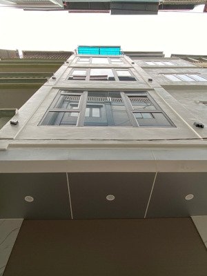 cần bán trước tết nhà chùa láng 43m*5 tầng thang máy, ô tô đỗ cửa, sổ đỏ chính chủ