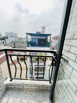 bán nhà 5 tầng mới xây thiết kế hiện đại, nội thất cao cấp