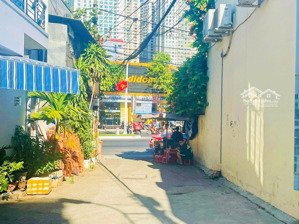 đường ô tô gần ngã tư đường hòn chồng ( sau lưng vietcombank ), bên kia đường 2/4. giá: 4,020 tỷ