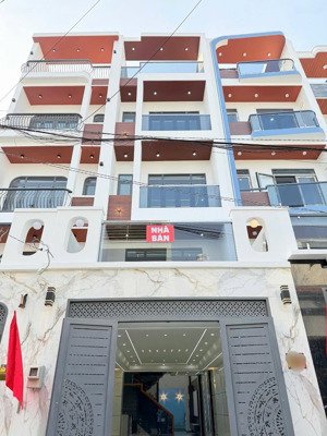 diện tích siêu khùng (4m x 22m) - vừa ở + làm nghề - đường thông 7m - có ô chừa thang máy 450 kg