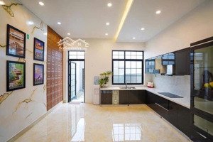 chính chủ cần bán shophouse đường mê linh đã hoàn thiện nội thất vào ở ngây đẹp phù hợp công ty